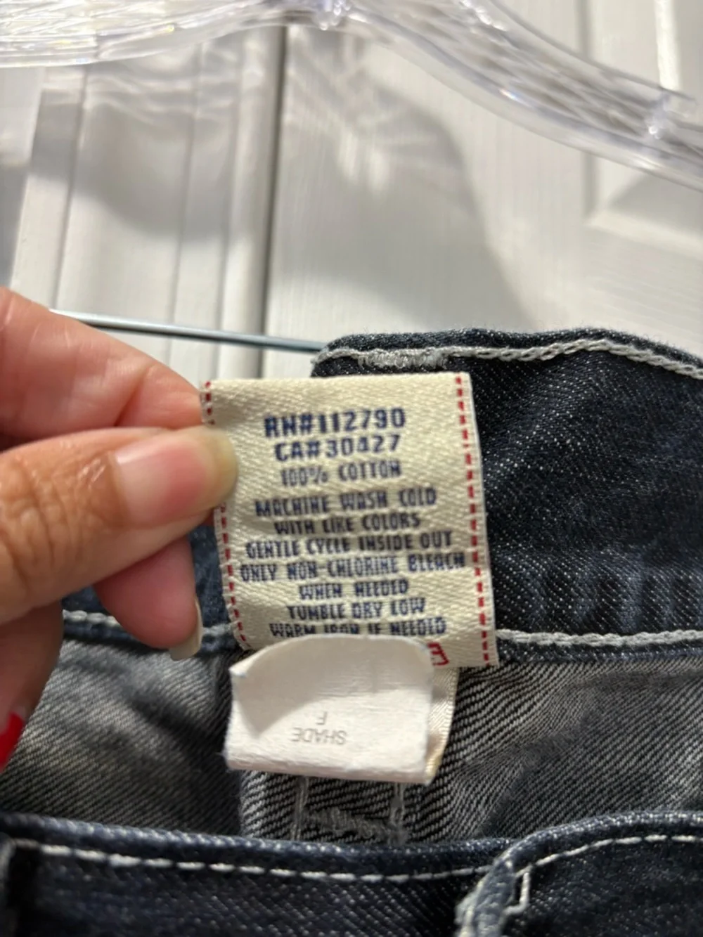 True Religion Men’s Slim Fit Straight Leg Jeans With Signature Stitching Size 34